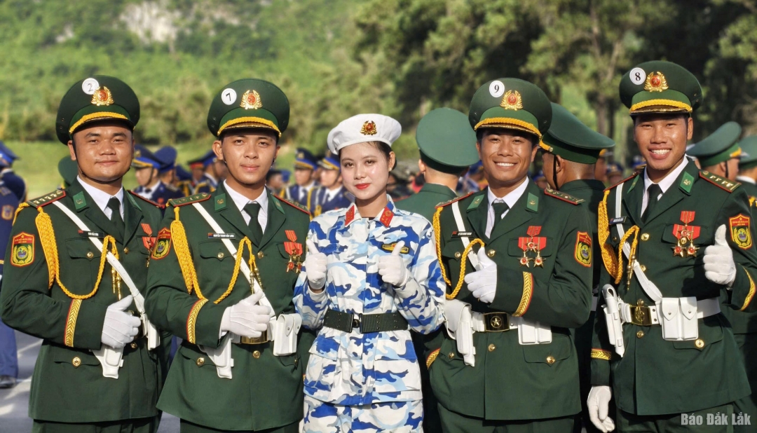Nữ quân nhân chuyên nghiệp Tạ Thùy Dung cùng đồng đội tham gia nhiệm vụ A80.