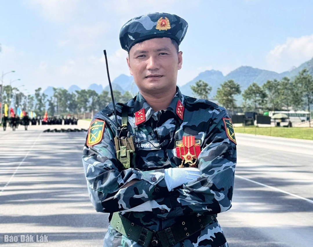 Thượng úy Đặng Quốc Dũng tự hào khi hai lần được đứng trong hàng ngũ diễu binh, diễu hành kỷ niệm 50 năm Giải phóng miền Nam, thống nhất đất nước 30/4 và kỷ niệm 80 năm Quốc khánh 2/9 tại Hà Nội.