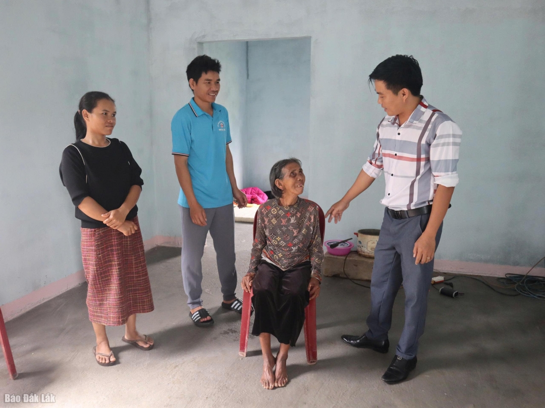 Một hộ gia đình chính sách trên địa bàn xã Đắk Liêng được hỗ trợ xây dựng nhà từ chương trình xóa nhà tạm nhà dột nát. (Ảnh minh họa)