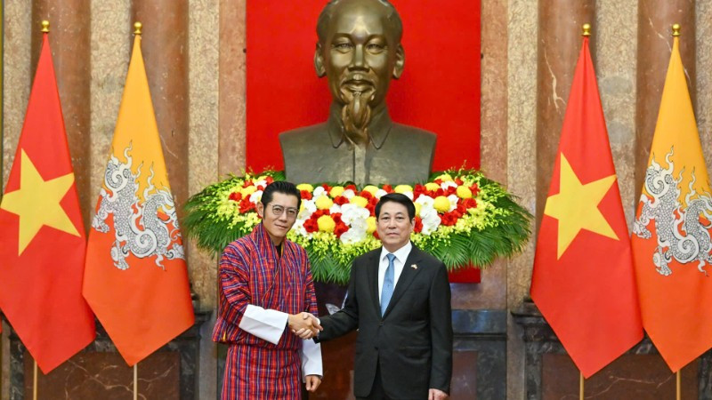 Chủ tịch nước Lương Cường hội đàm với Quốc vương Bhutan Jigme Khesar Namgyel Wangchuck. Ảnh: THỦY NGUYÊN