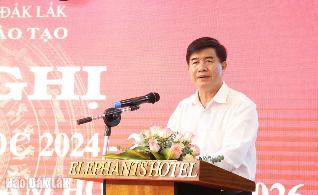 Phó Chủ tịch UBND tỉnh Nguyễn Thiên Văn phát biểu chỉ đạo hội nghị.