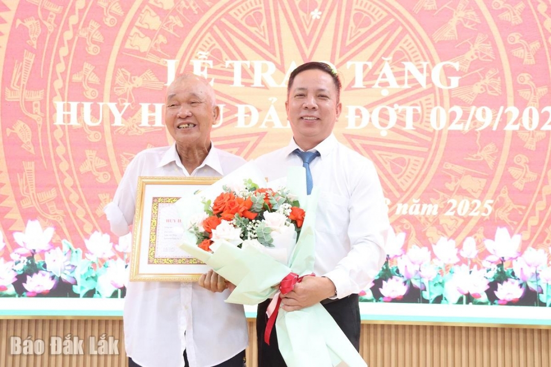 Phó Trưởng Ban Tổ chức Tỉnh ủy Nguyễn Hữu Toànđảng viên Lê Bình Trọng 50 tuổi Đảng
