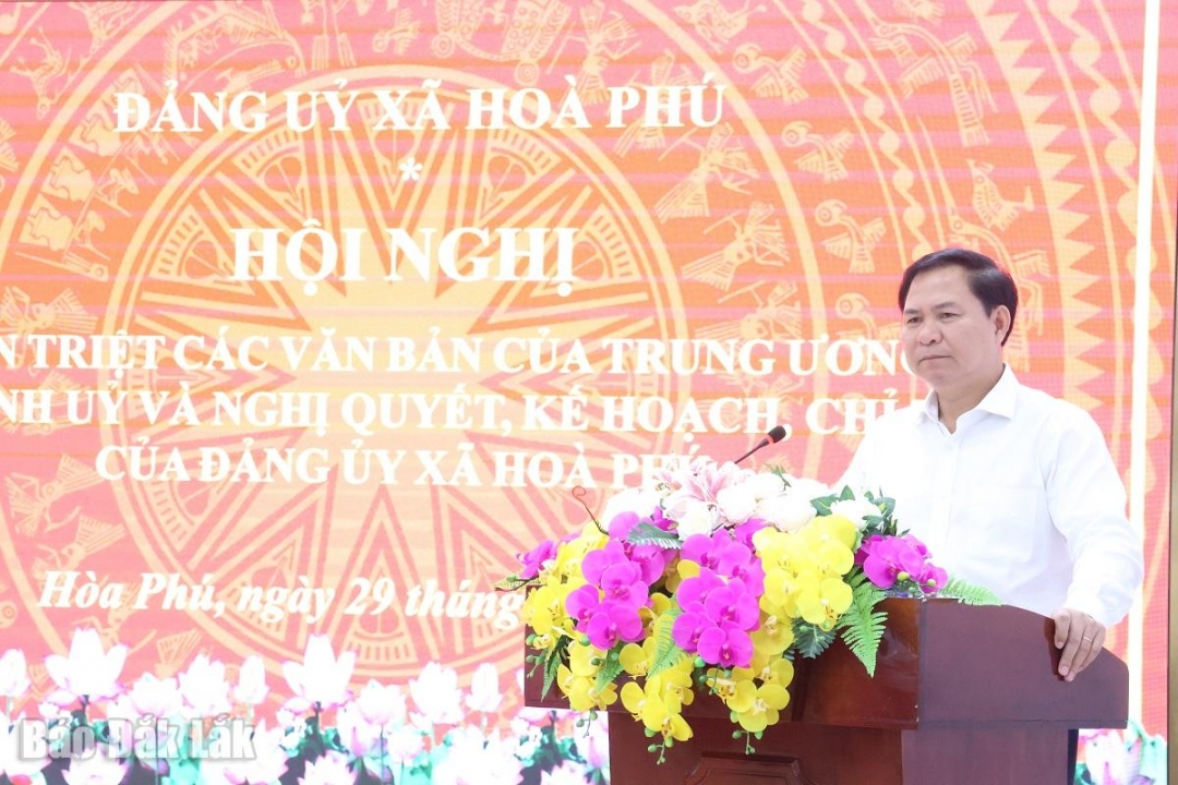 Bí thư Đảng ủy, Chủ tịch HĐND xã Hòa Phú Phạm Tiến Hưng 
