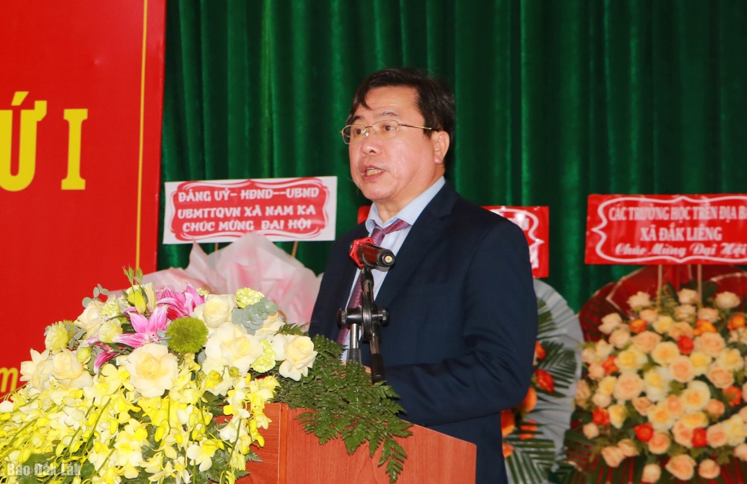 Đồng chí Trần Hữu Thế, Ủy viên Ban Thường vụ Tỉnh ủy, Phó Chủ tịch Thường trực Ủy ban MTTQ Việt Nam phát biểu chỉ đạo tại Đại hội.