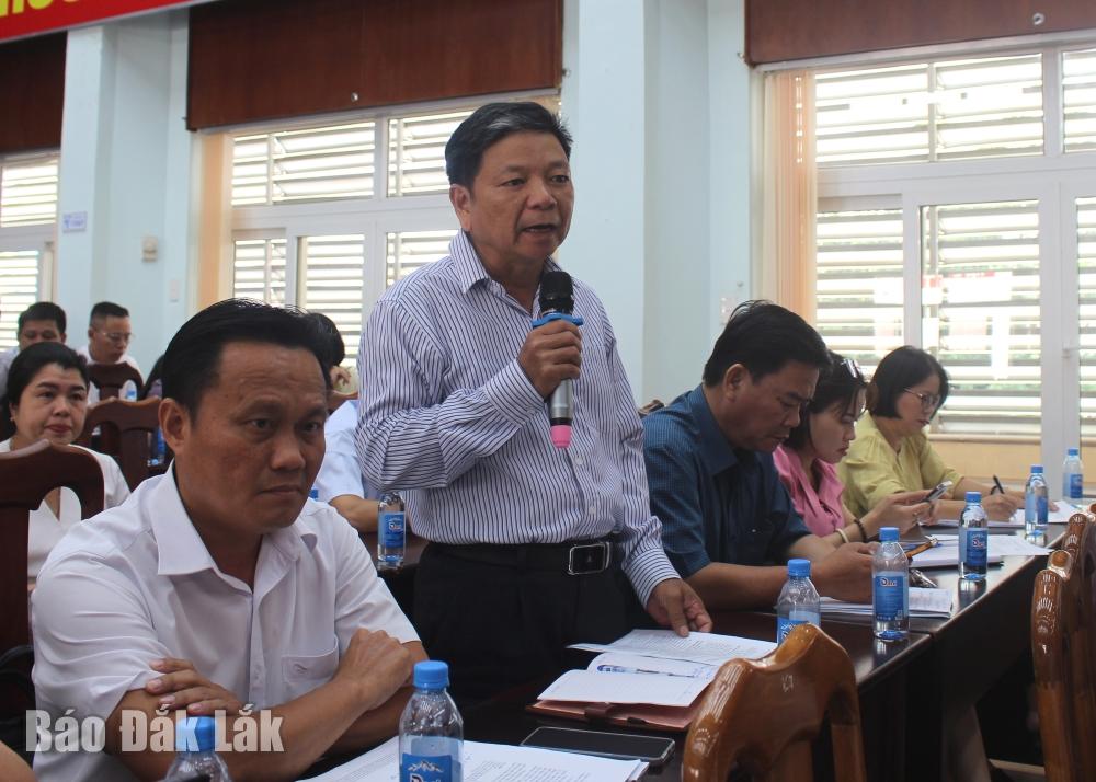 Phó Giám đốc Sở Tài Chính Trần Quang Sơn thông tin, làm rõ thêm một số nội dung tại buổi làm việc.
