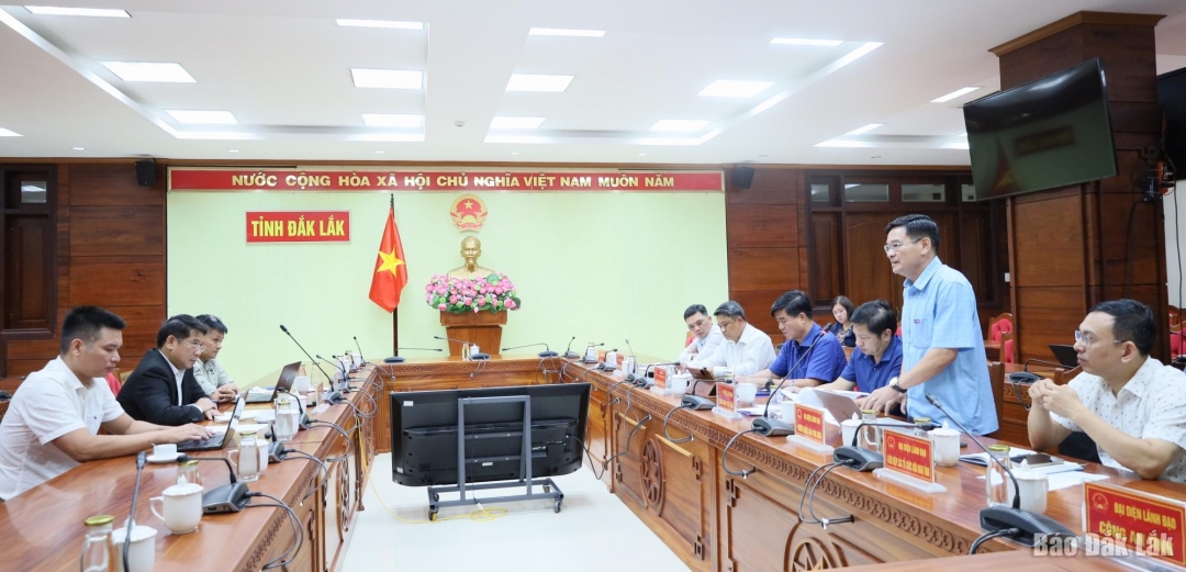 Đại diện lãnh đạo Vườn Quốc gia Yok Đôn phát biểu ý kiến tại buổi làm việc.