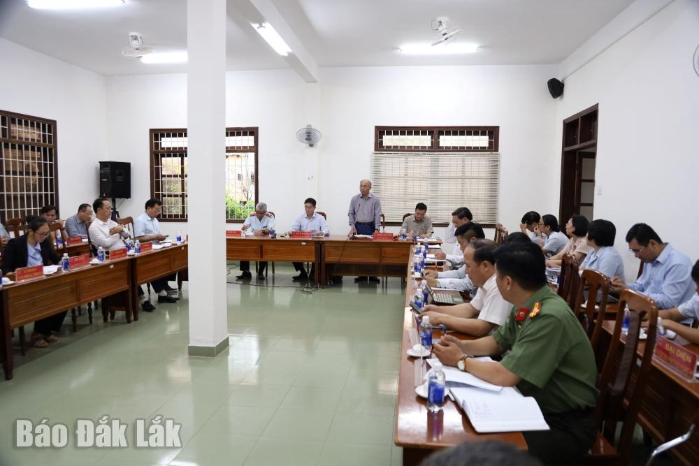 Lãnh đạo tỉnh tiếp công dân giải quyết một số vụ việc khiếu nại kéo dài. Ảnh minh họa: Lê Thành