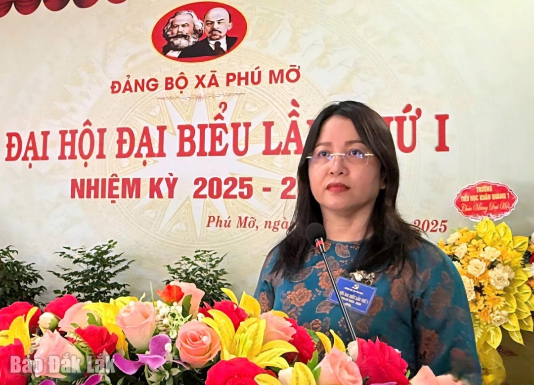 Tỉnh ủy viên, Tổng Biên tập Báo và Phát thanh, Truyền hình Đắk Lắk phát biểu chỉ đạo tại đại hội.