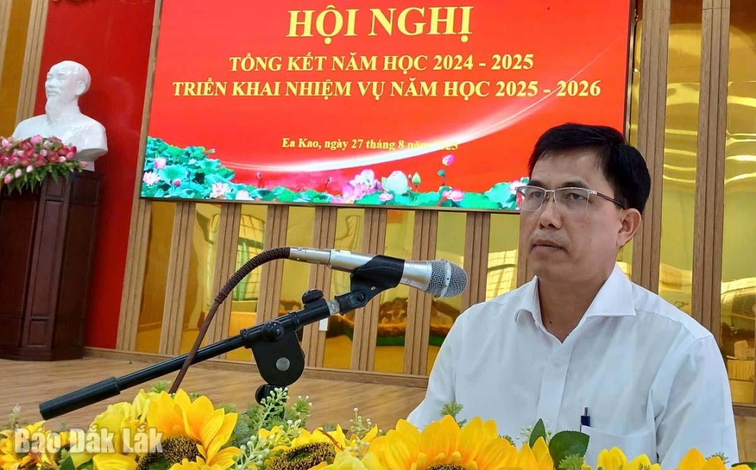 Phó Giám đốc Sở GD-ĐT Nguyễn Xuân Đá phát biểu tại hội nghị. Ảnh: Trung Hiếu 