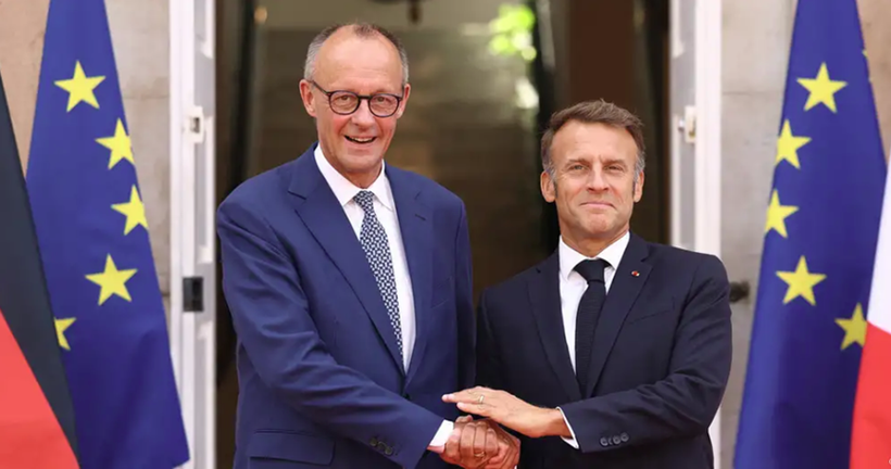 ổng thống Pháp Emmanuel Macron và Thủ tướng Đức Friedrich Merz tại cuộc họp nội các chung ở Trung tâm Hải quân Toulon (Pháp) ngày 29/8. Nguồn: Reuters/Vietnam+