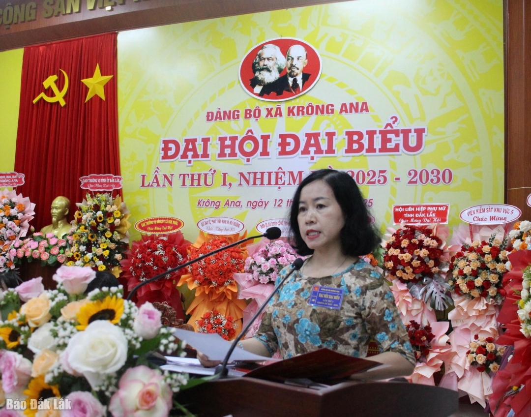 Phó Trưởng Ban Nội chính Tỉnh ủy Phan Thị Hồng Thắng phát biểu tại đại hội.