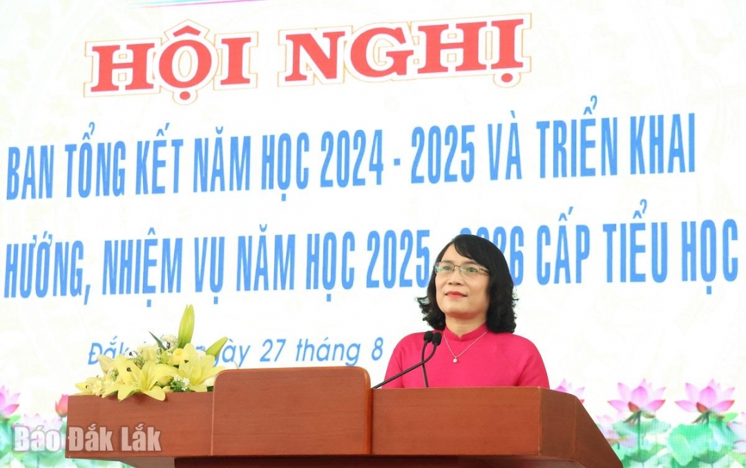 Phó Giám đốc Sở GD-ĐT Võ Thị Minh Duyên phát biểu tại hội nghị.