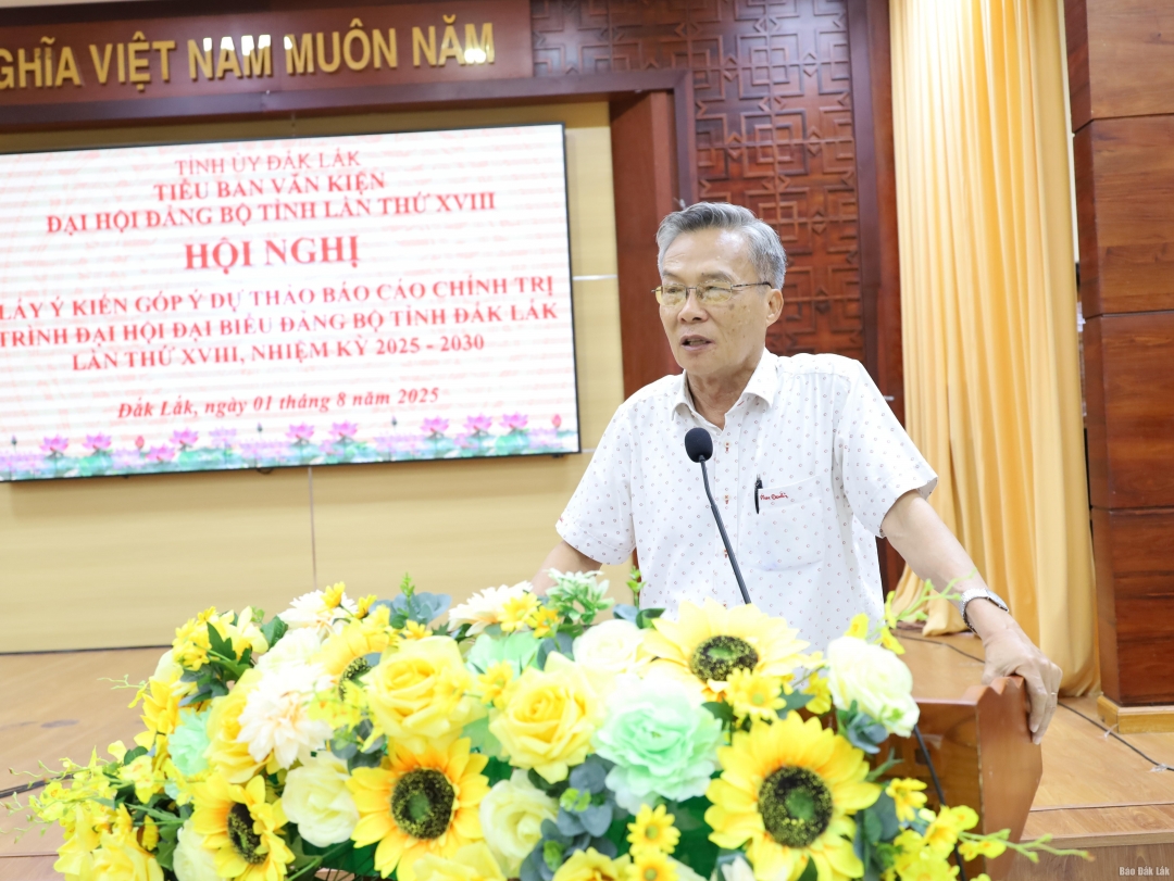 tham luận tại hội nghị.