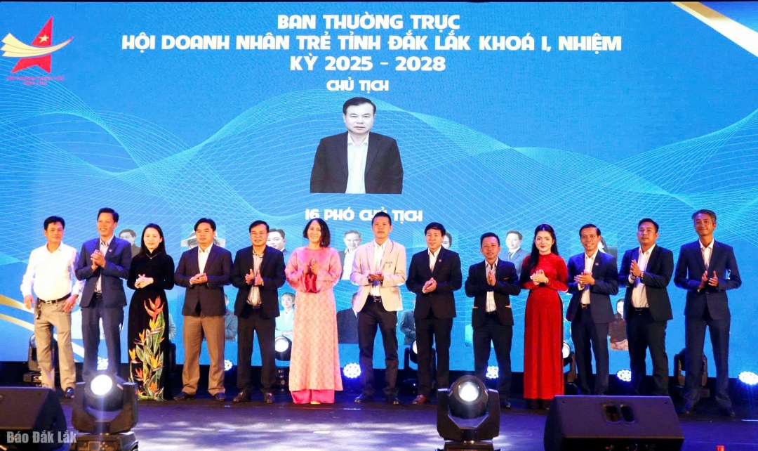 ra mắt Ban Thường trực hội