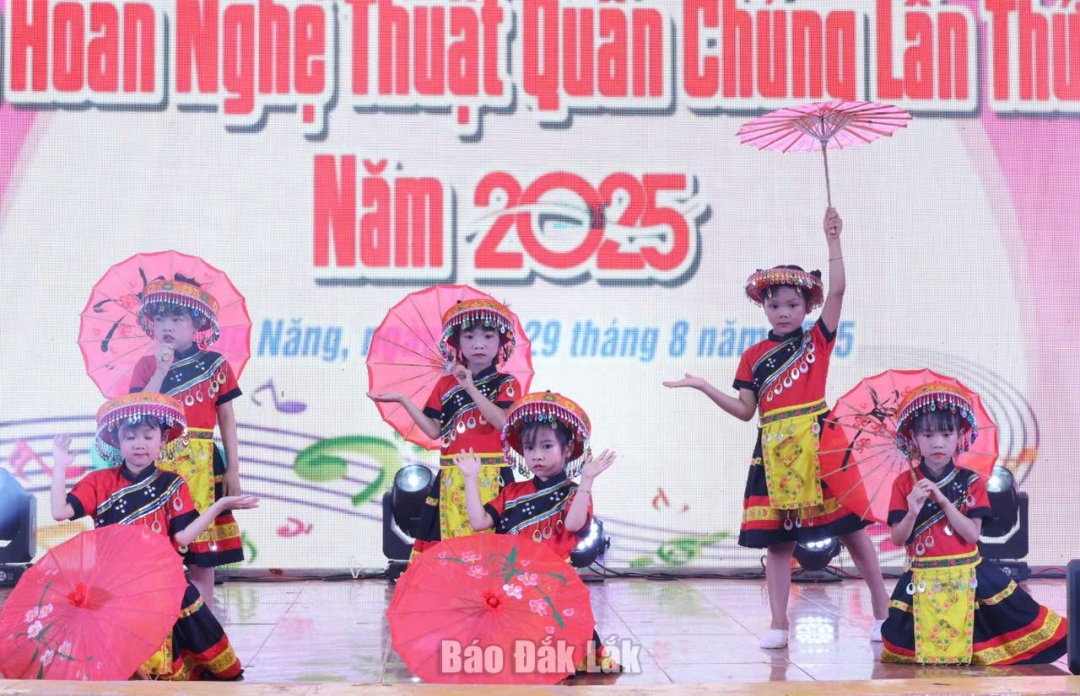 Một tiết mục tham dự Liên hoan.