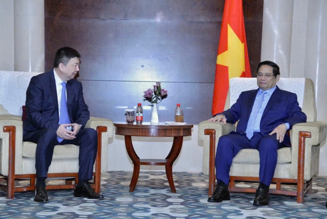 Thủ tướng Phạm Minh Chính tiếp tiếp ông Dương Vệ Đông, Chủ tịch Hội đồng quản trị Tập đoàn đoàn Thiết kế Hoa Thiết.