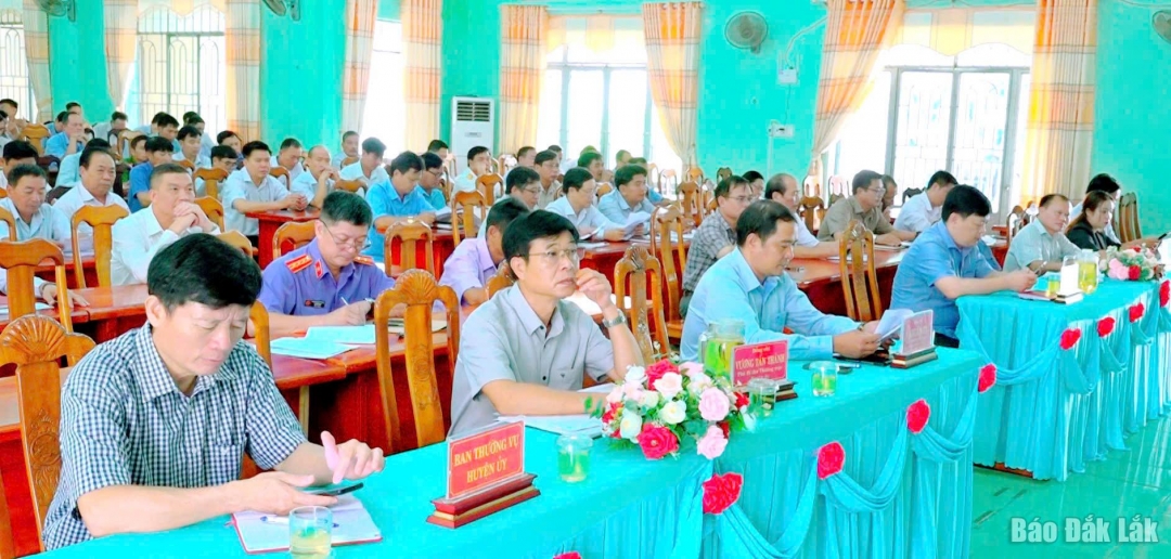 Các đại biểu tham dự hội nghị.