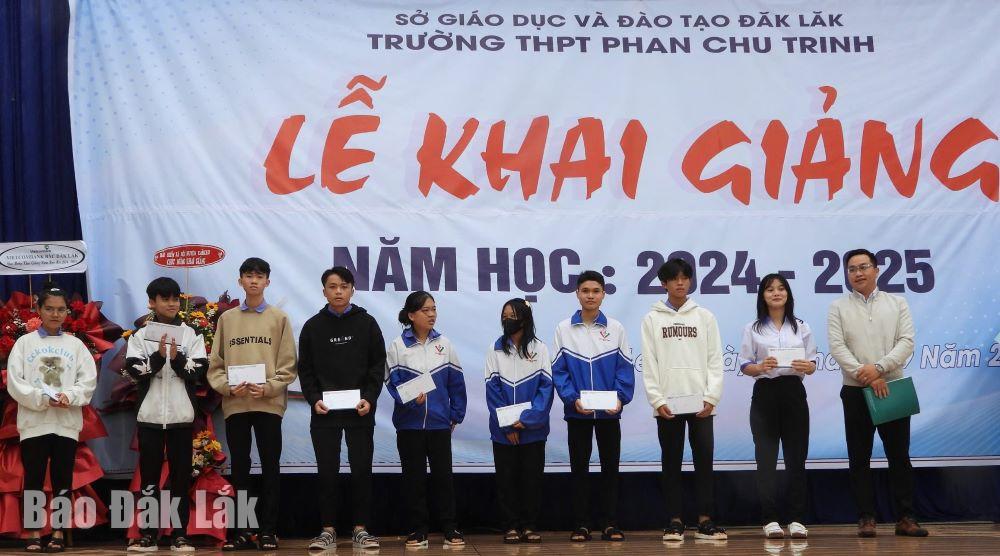 Đại diện ngân hàng