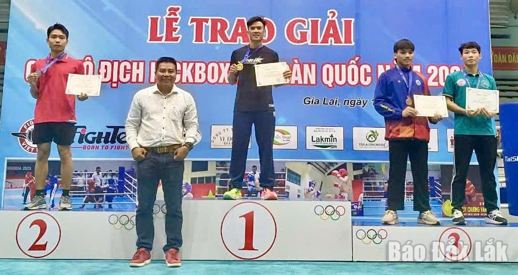 Nhà đương kim vô địch SEA Games 32 Nguyễn Hoàng lần thứ 10 liên tiếp vô địch hạng cân mình thi đấu.