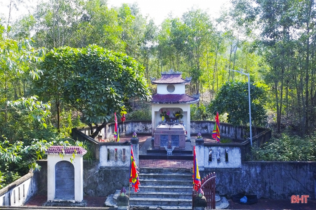 Khu lăng mộ nhf văn Nguyễn Thiếp. Ảnh: Báo Hà Tĩnh 
