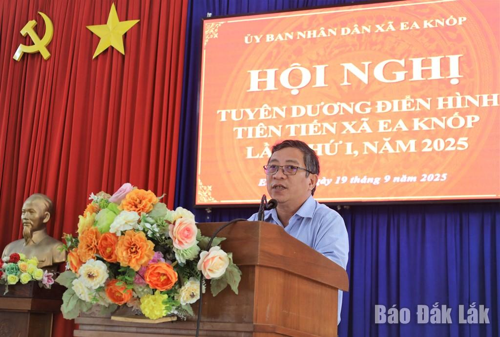 Phó Bí thư Đảng ủy, Chủ tịch UBND xã Ea Knốp Lê Anh Vũ phát biểu tại hội nghị và phát động phpng trào thi đua yêu nước giai đoạn 2026 - 2030.