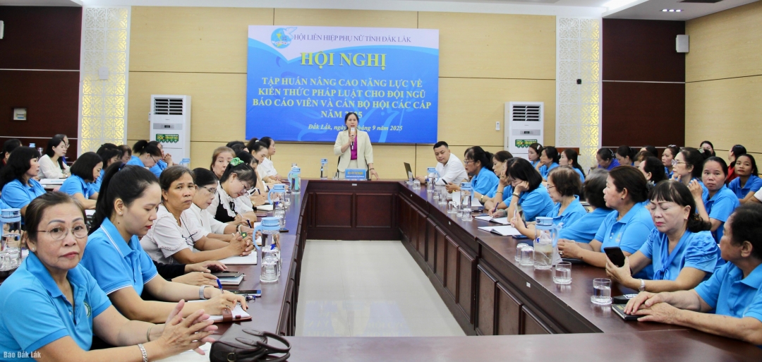 Các đại biểu tham dự hội nghị tại điểm cầu 