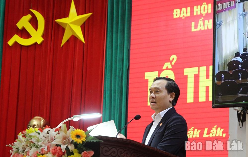 Ủy viên Ban Thường vụ Tỉnh ủy, Giám đốc Sở Khoa học và Công nghệ, Tổ trưởng tổ thảo luận số 5 Bùi Thanh Toàn phát biểu tại phiên thảo luận. 