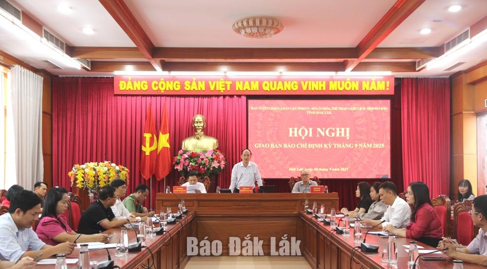 Các đại biểu tham dự hội nghị.