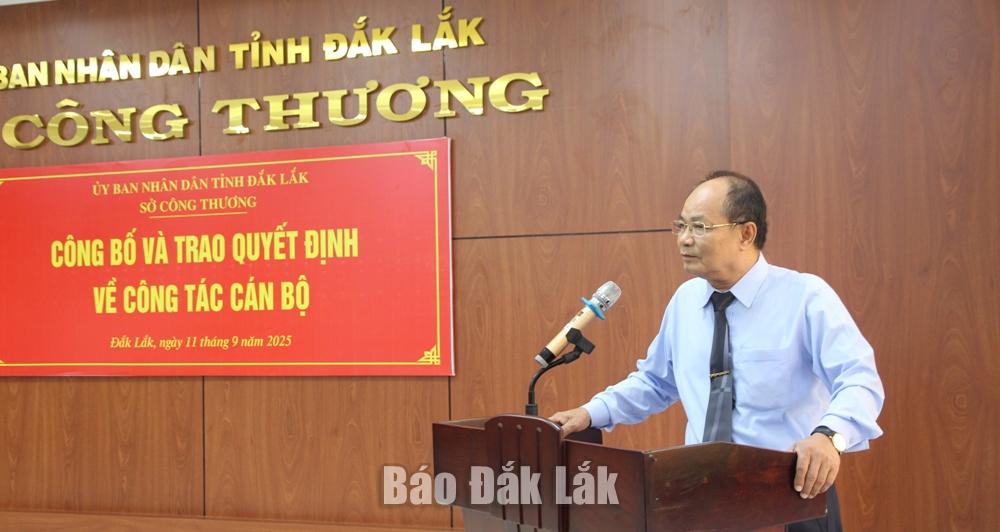 Đồng chí Võ Đình Hạnh phát biểu tại hội nghị.