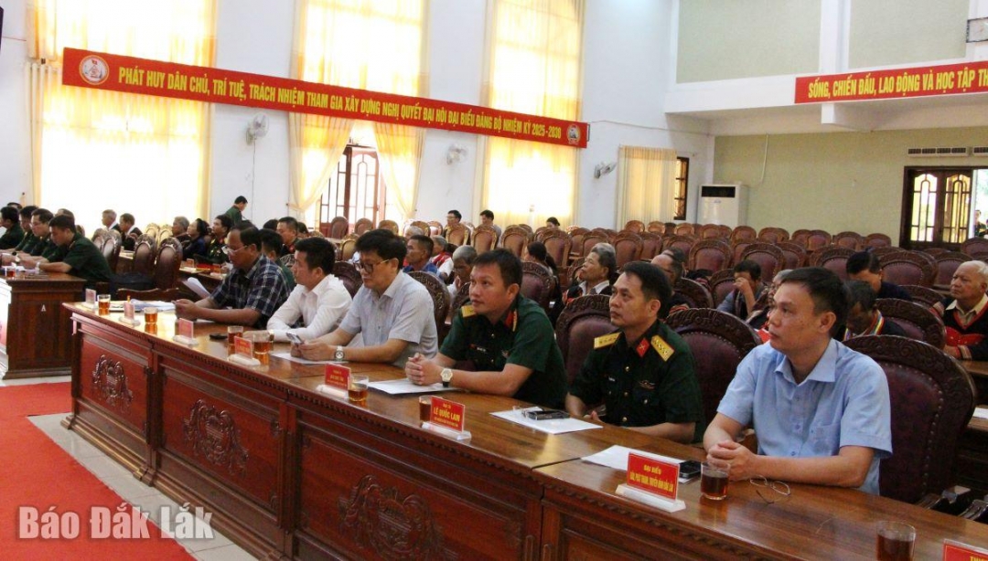 Các đại biểu tham dự buổi gặp mặt.