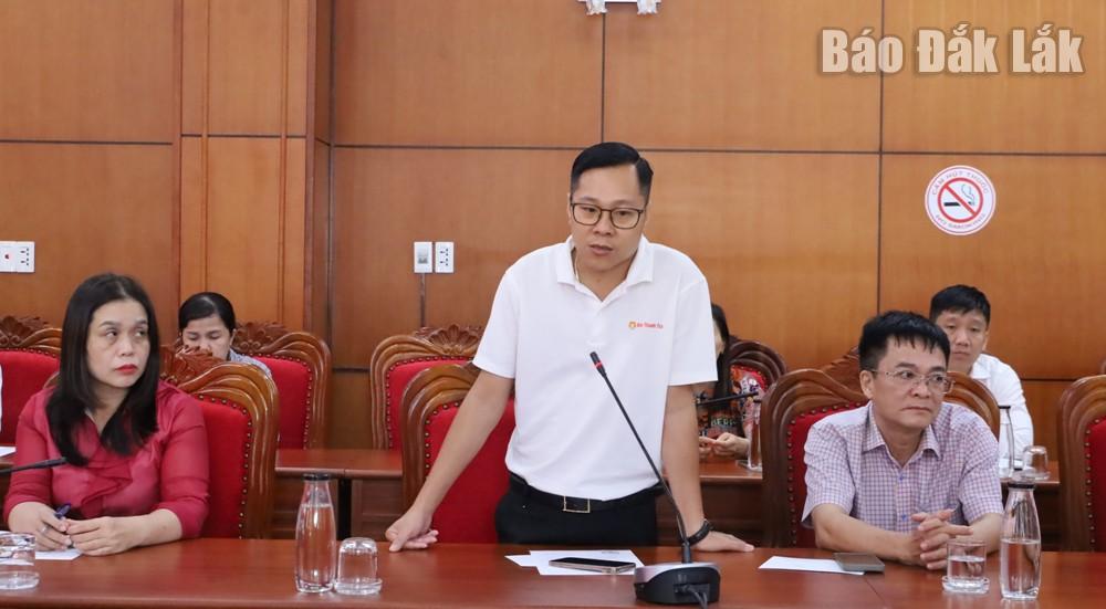 Đại diện Báo Thanh tra nêu ý kiến tại hội nghị.