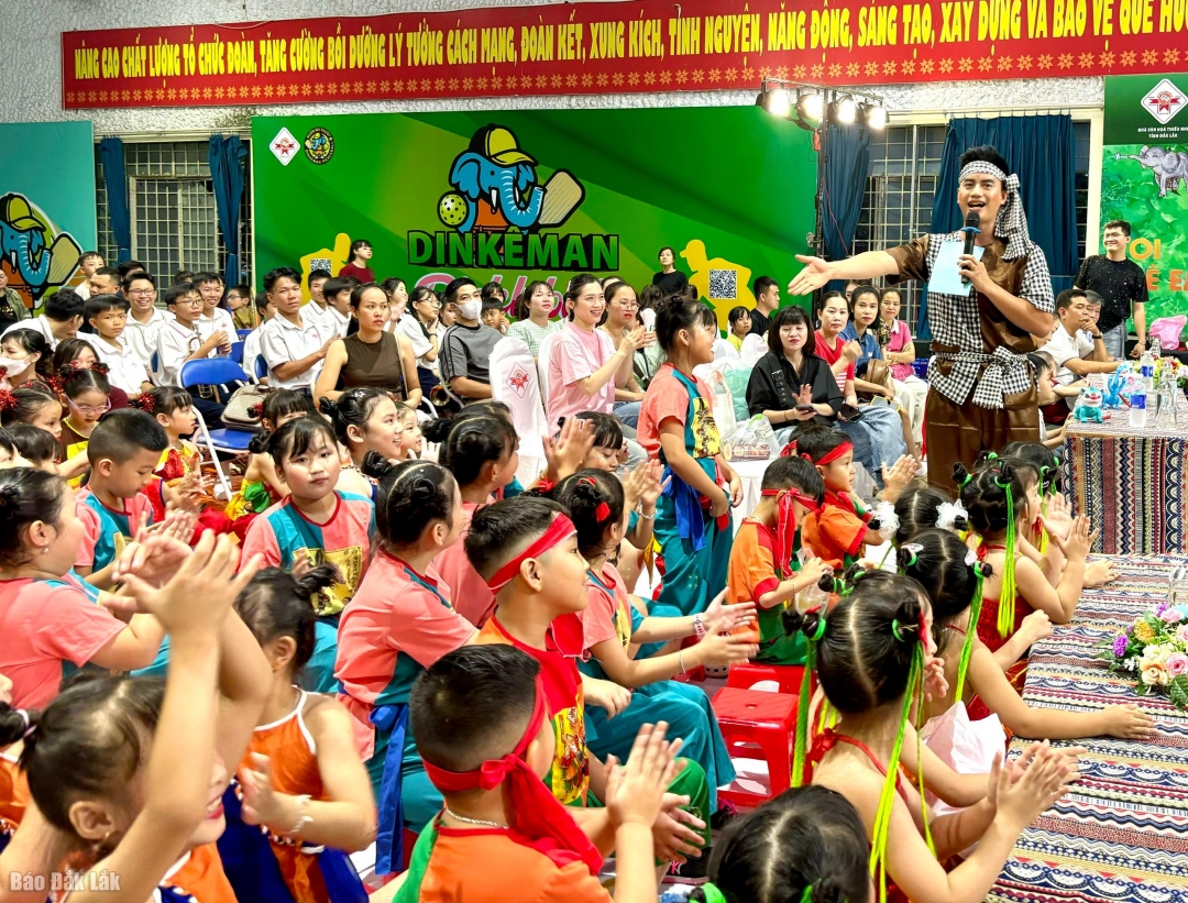 Thiếu nhi hào hứng