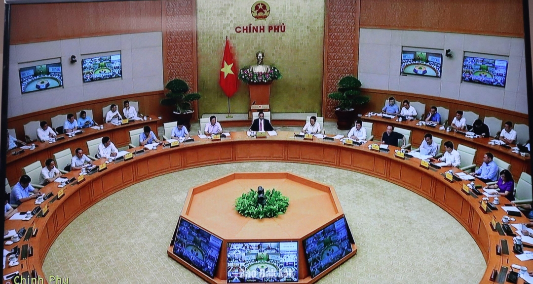 Các đại biểu dự phiên họp tại điểm cầu Văn phòng Chính phủ.