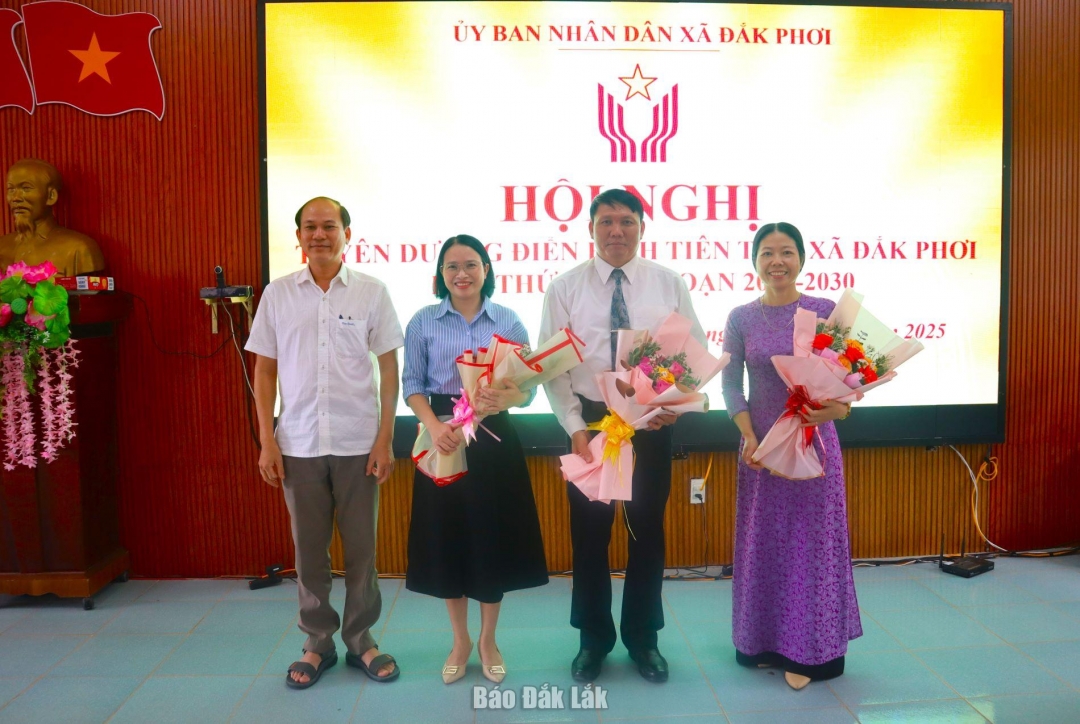 Đoàn đại biểu chính thức của xã Đắk Phơi dự Đại hội Thi đua yêu nước tỉnh Đắk Lắk lần thứ I năm 2025 ra mắt.