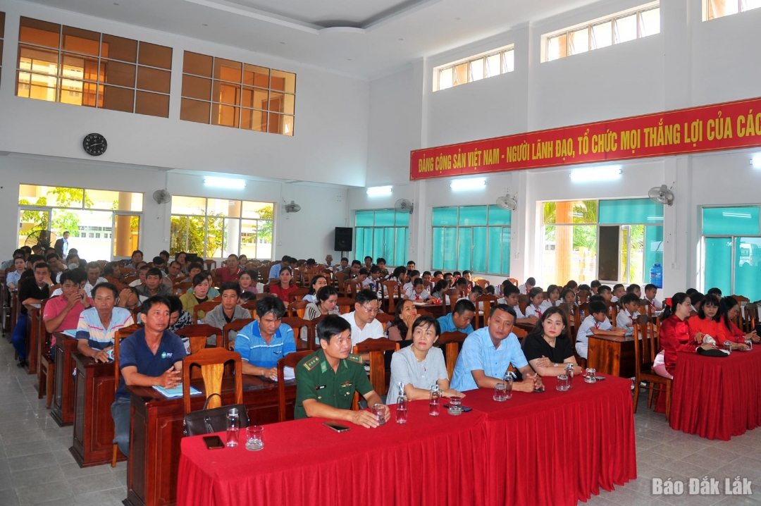 Các đại biểu tham dự hội nghị tập huấn tuyên truyền, phổ biến kiến thức pháp luật về chủ quyền biên giới biển, đảo Việt Nam.