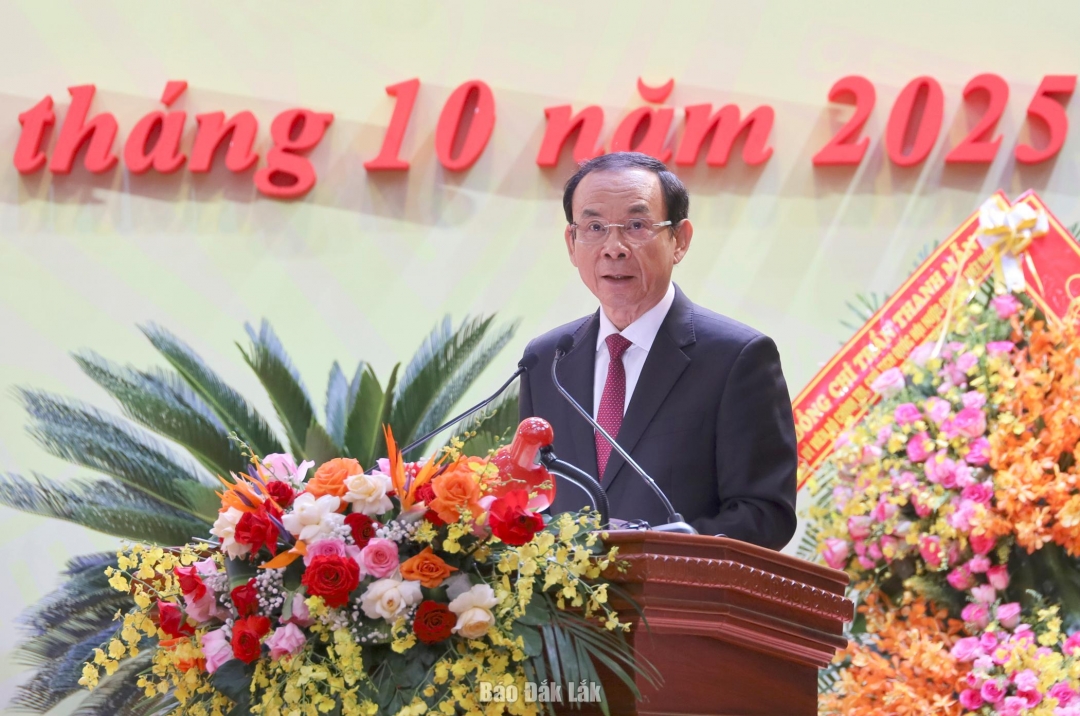 Đồng chí Nguyễn Văn Nên, Ủy viên Bộ Chính trị, Thường trực Tiểu ban Văn kiện Đại hội XIV của Đảng phát biểu chỉ đạo Đại hội. Ảnh: Ngọc Thắng