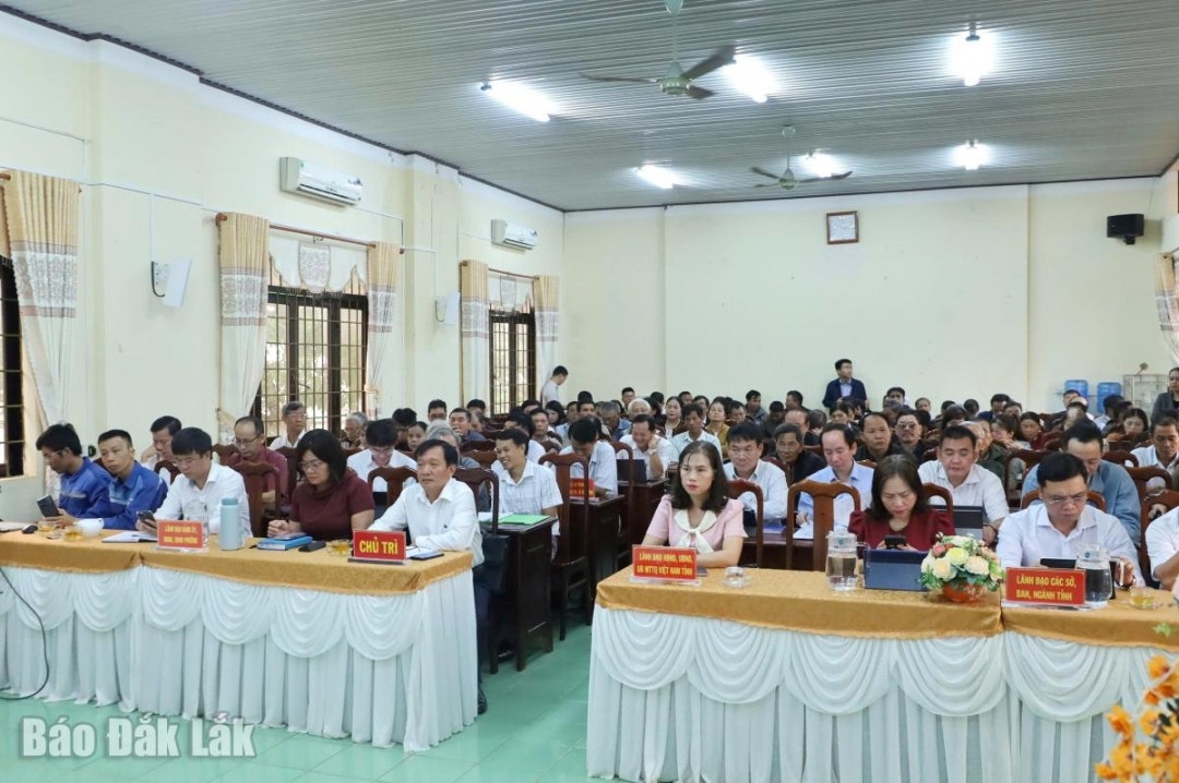 Đại biểu và cử tri tham dự Hội nghị.