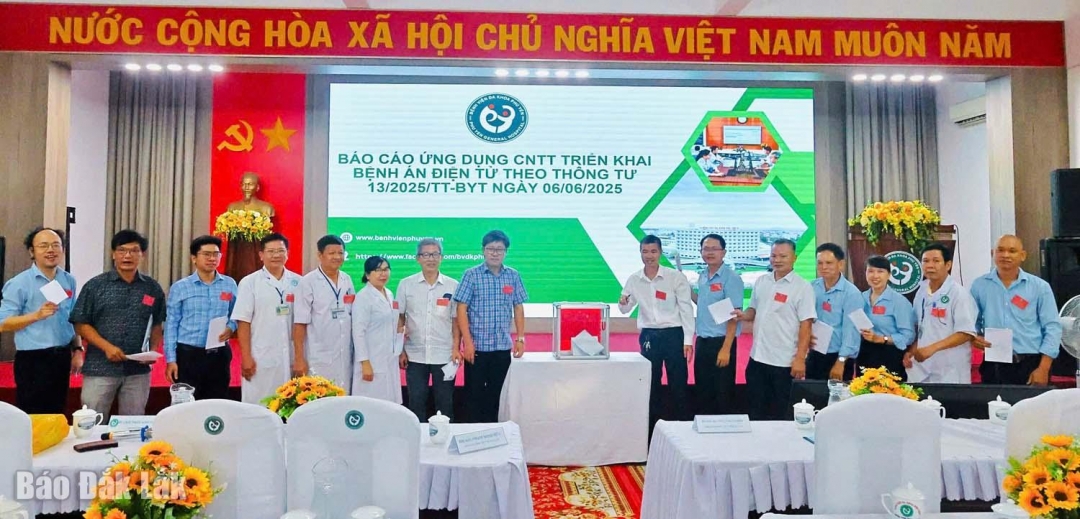 Hội đồng thẩm định bỏ phiếu thông qua Bệnh án điện tử.