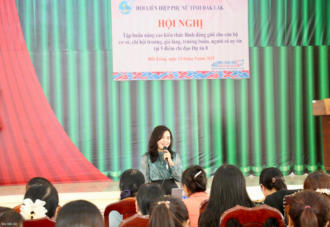 Phó Chủ tịch Thường trực Hội LHPN tỉnh Kim Thoa Adrơng