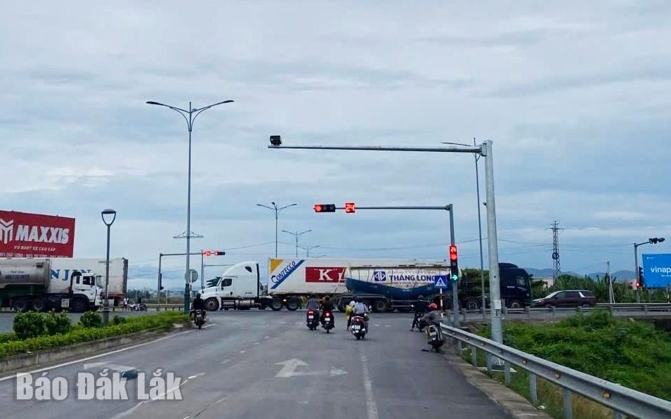Một vị trí gắn camera giám sát, xử lý vi phạm TTATGT trên tuyến quốc lộ 25.