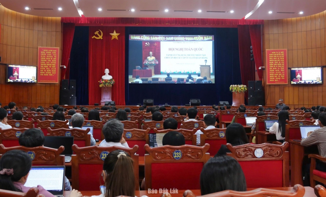Quang cảnh hội nghị tập huấn tại điểm cầu Tỉnh ủy. Ảnh: Hà My
