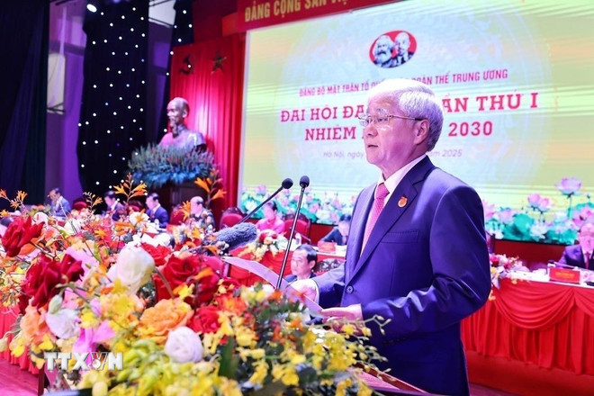 Ông Đỗ Văn Chiến, Ủy viên Bộ Chính trị, Bí thư Trung ương Đảng, Bí thư Đảng ủy Mặt trận Tổ quốc các đoàn thể Trung ương, Chủ tịch UBTW Mặt trận Tổ quốc Việt Nam phát biểu. Ảnh: TTXVN