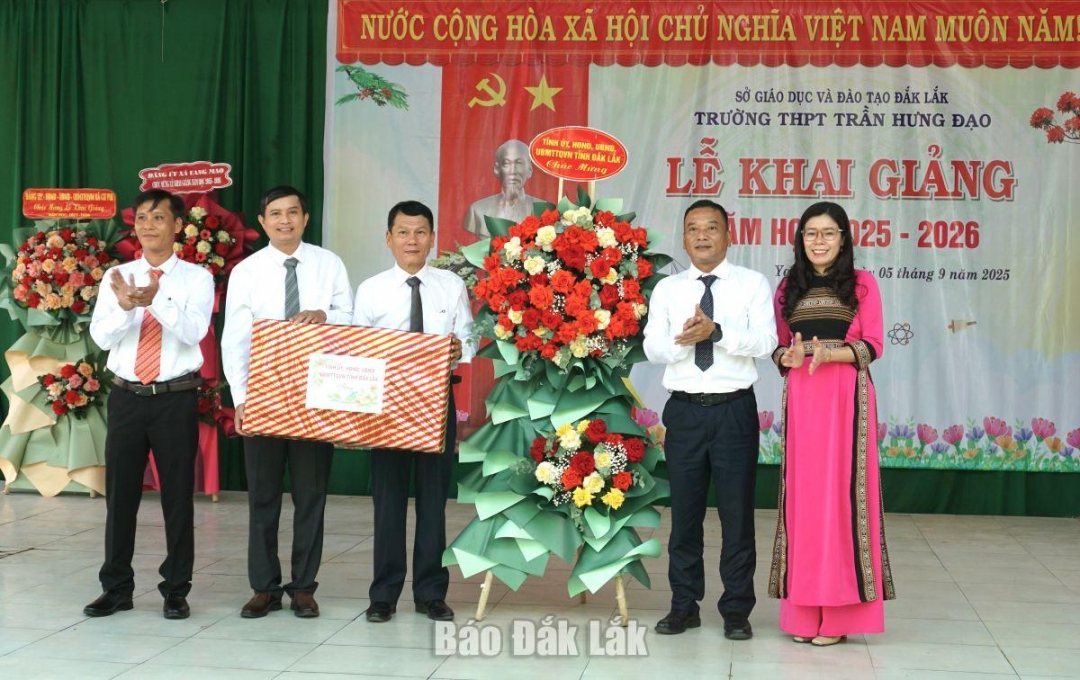 Y Giang Gry Niê Knơng, Ủy viên Ban Thường vụ Tỉnh ủy, Chủ tịch Ủy ban MTTQ Việt Nam tỉnh 