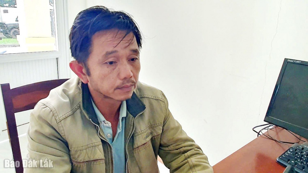 Đối tượng Vương tại cơ quan công an.
