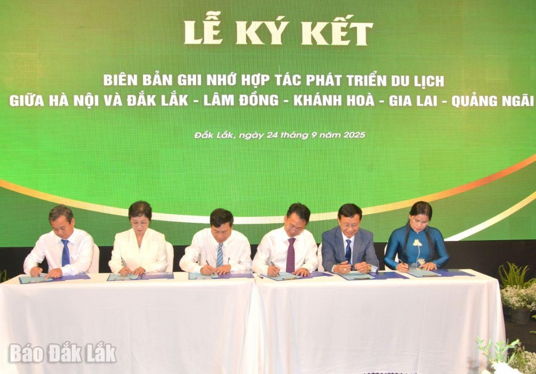 ký kết biên bản hợp tác phát triển du lịch giữa Sở Du lịch Hà Nội và Sở VHTT-DL các tỉnh