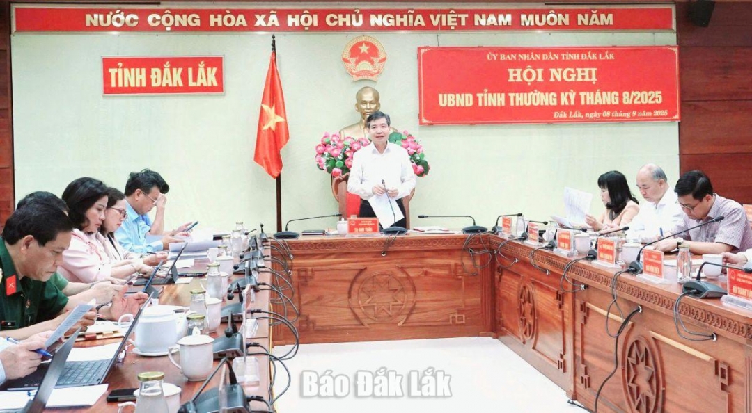 Chủ tịch UBND tỉnh Tạ Anh Tuấn đã chủ trì phiên họp 
