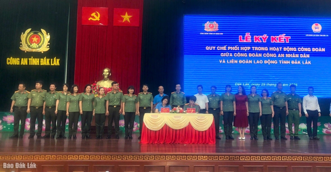Công đoàn Công an nhân dân và LĐLĐ tỉnh ký kết quy chế phối hợp.