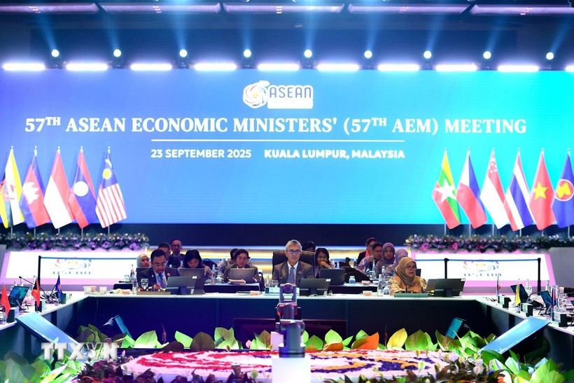 Quang cảnh Hội nghị AEM-57. Ảnh: TTXVN 