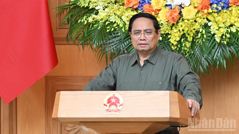 Thủ tướng Chính phủ Phạm Minh Chính phát biểu chỉ đạo phiên họp.