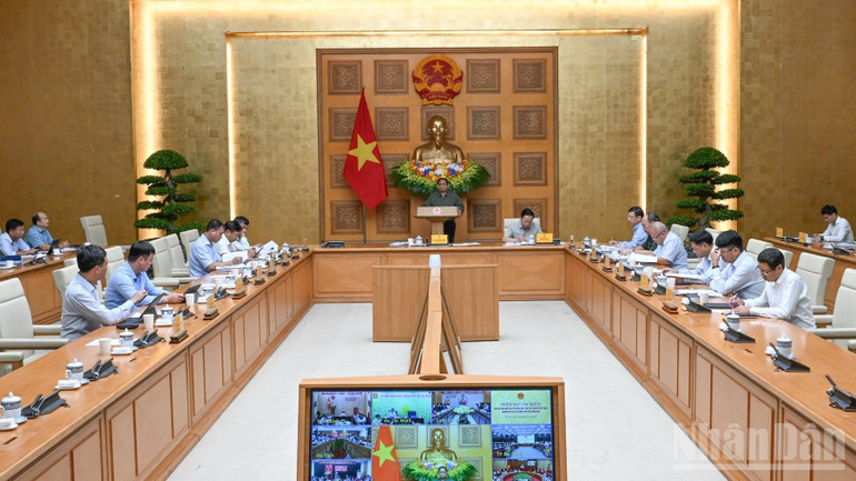 Các đại biểu tham dự phiên họp tại đầu cầu Hà Nội.